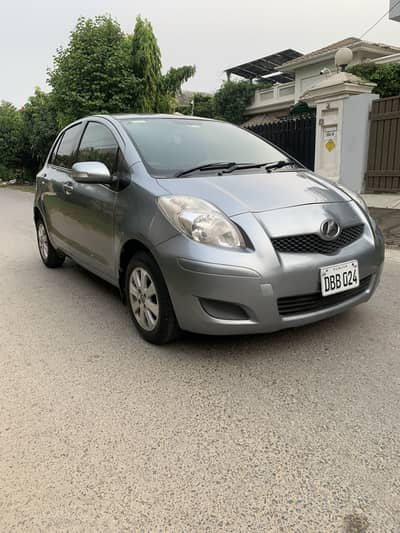 Toyota Vitz F 1.0