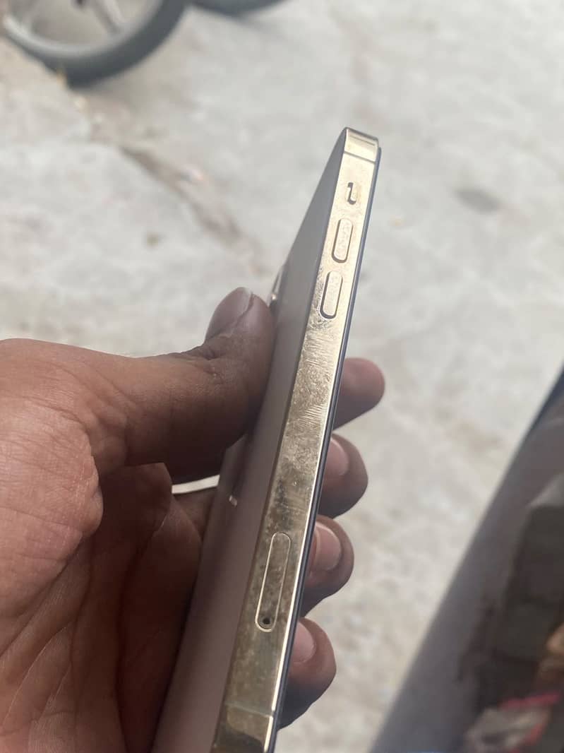 Apple iPhone 12 Pro 2