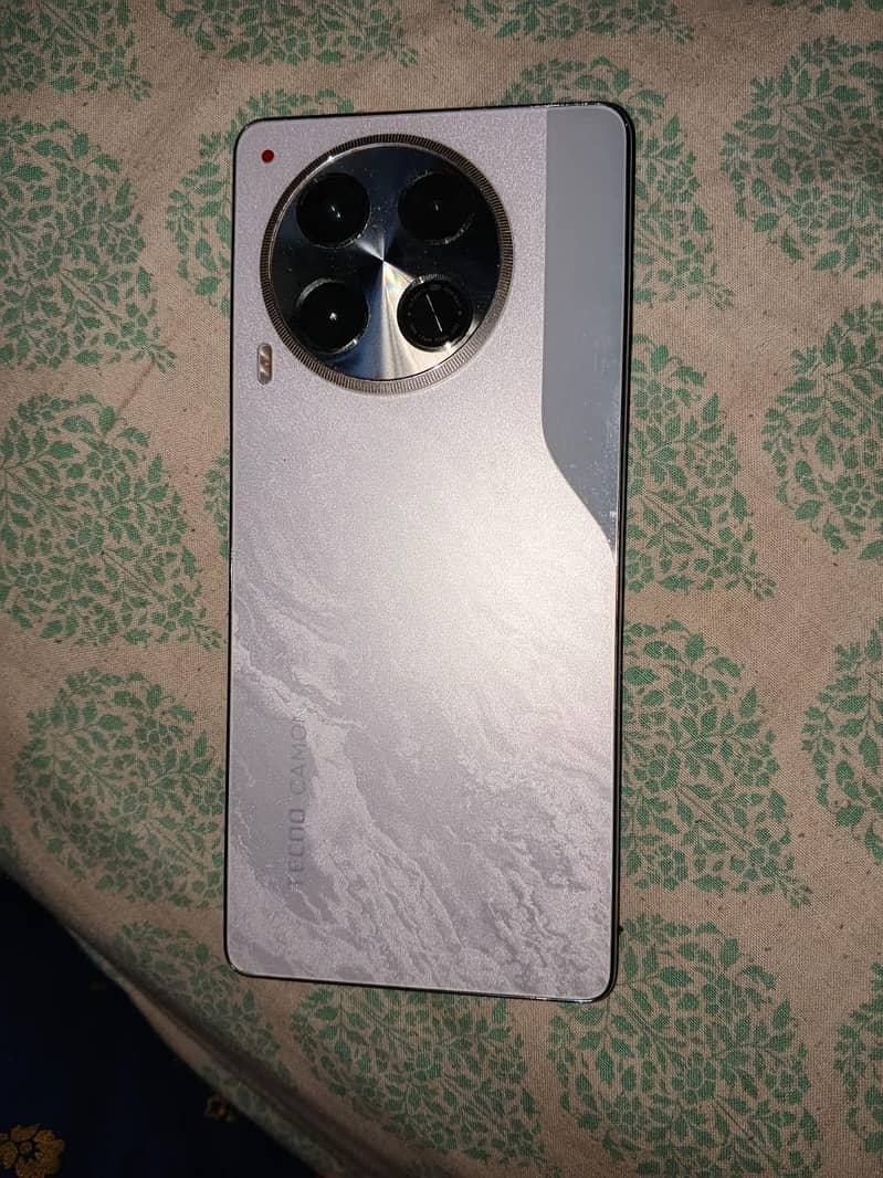 Tecno CAMON 30 Pro 1