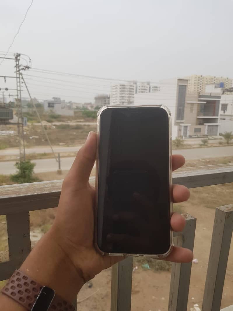 Apple iPhone 11 0