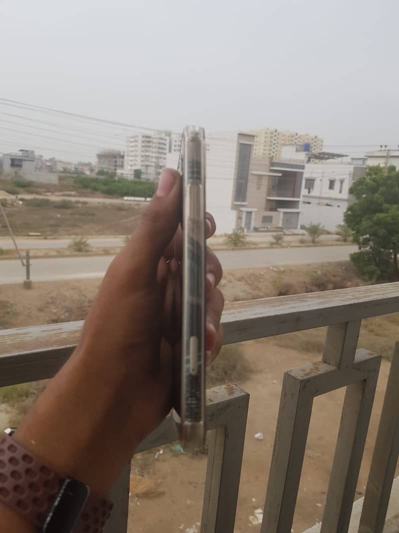 Apple iPhone 11 3