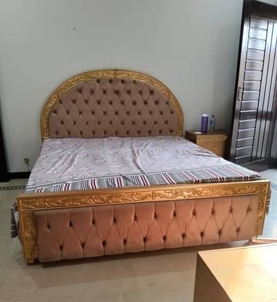 king size bed with dressing table with matress