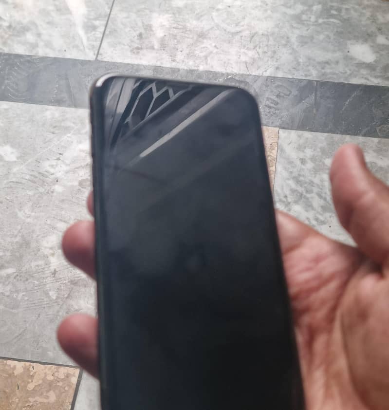 Apple iPhone X 4