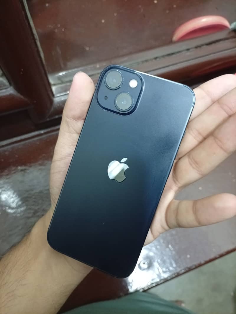 Apple iPhone 13 4