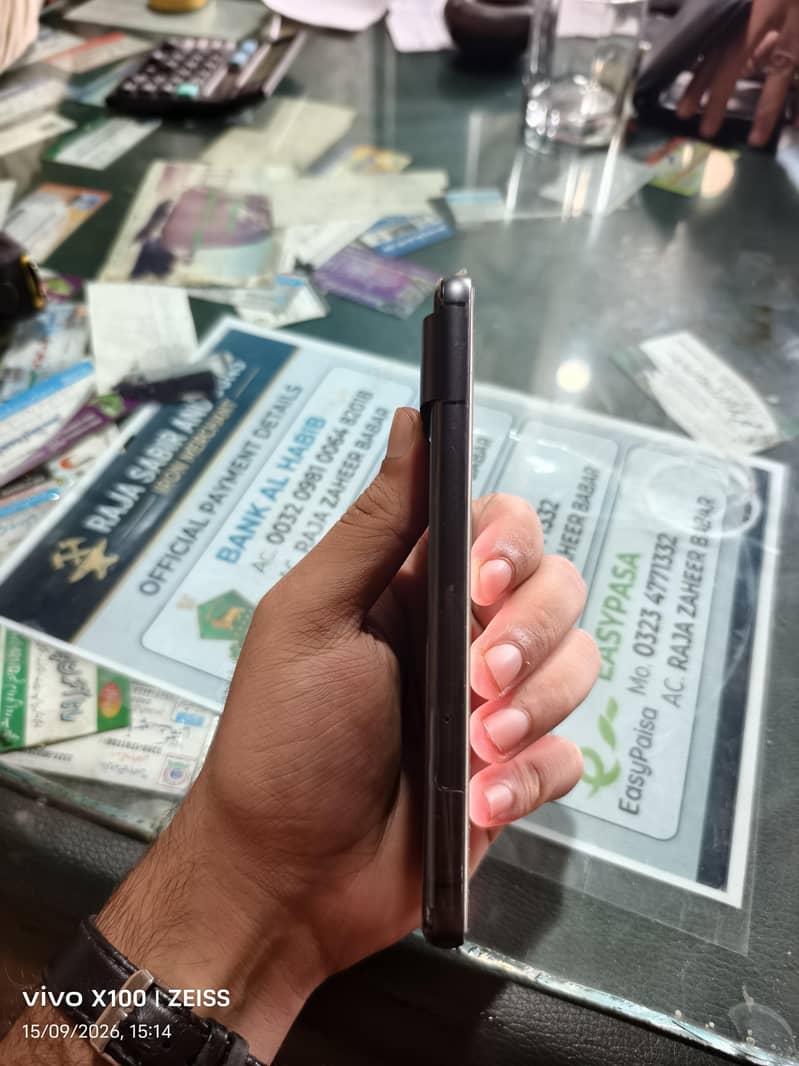 Google Pixel 8a 1