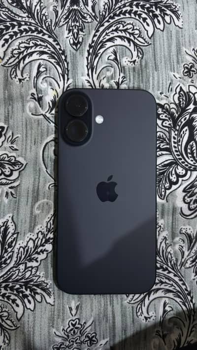 Apple iPhone 16