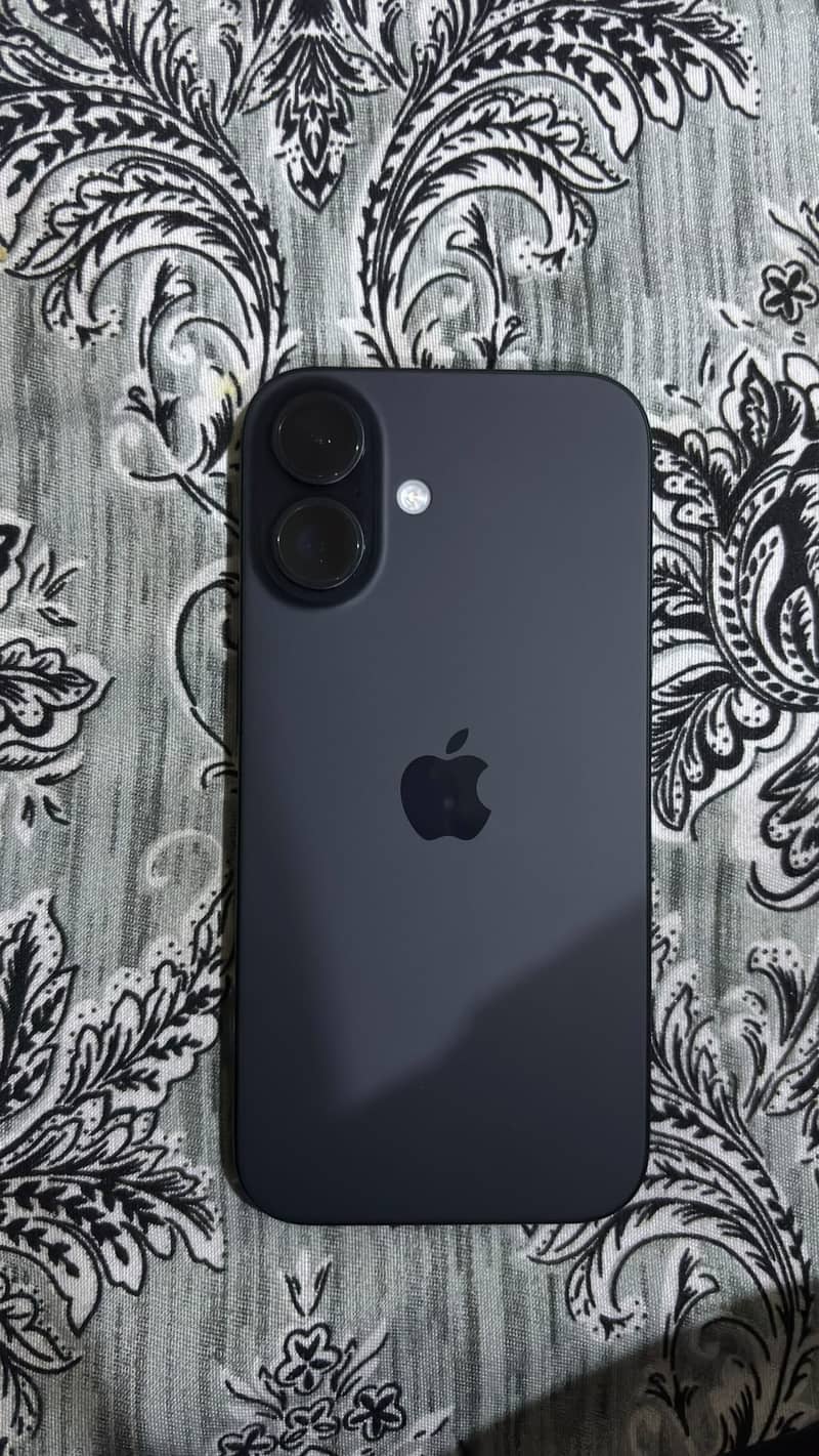 Apple iPhone 16 0