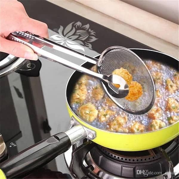 Multi-functional 2 in 1 Fry Tool Filter Spoon Strainer With Clip,Oil Frying BBQ Filter Stainless Steel Mesh Strainer Kitchen Tool Frying Mesh Colander Quick Strain Stainless Steel Tong Colander