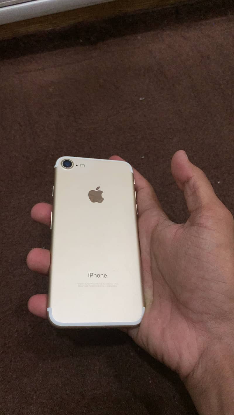 Apple iPhone 7 1