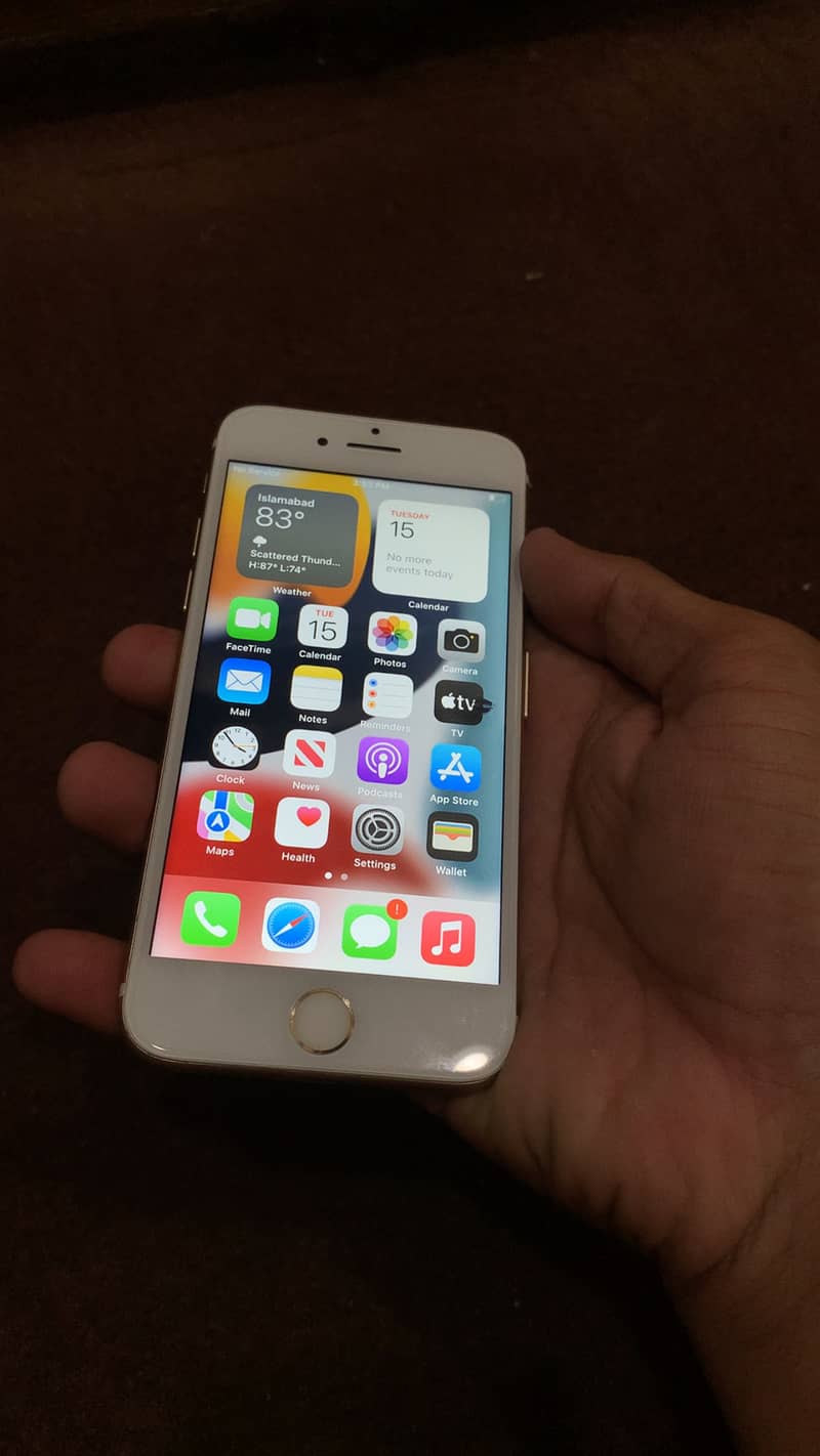 Apple iPhone 7 3