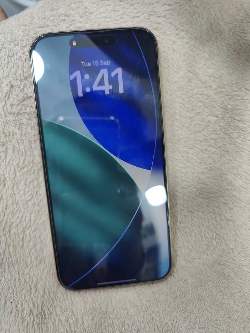 Apple iPhone 16 Pro Max 2