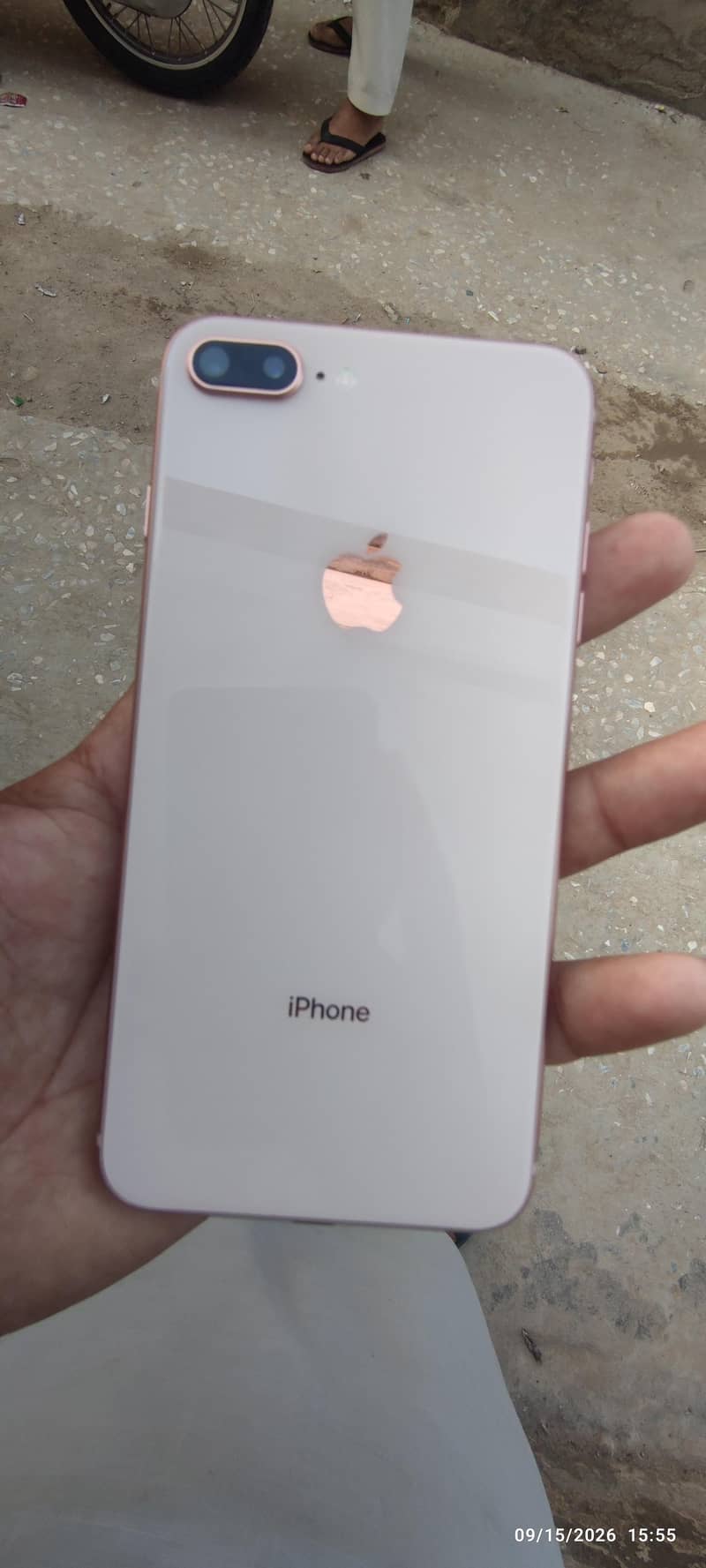 Apple iPhone 8 Plus 3