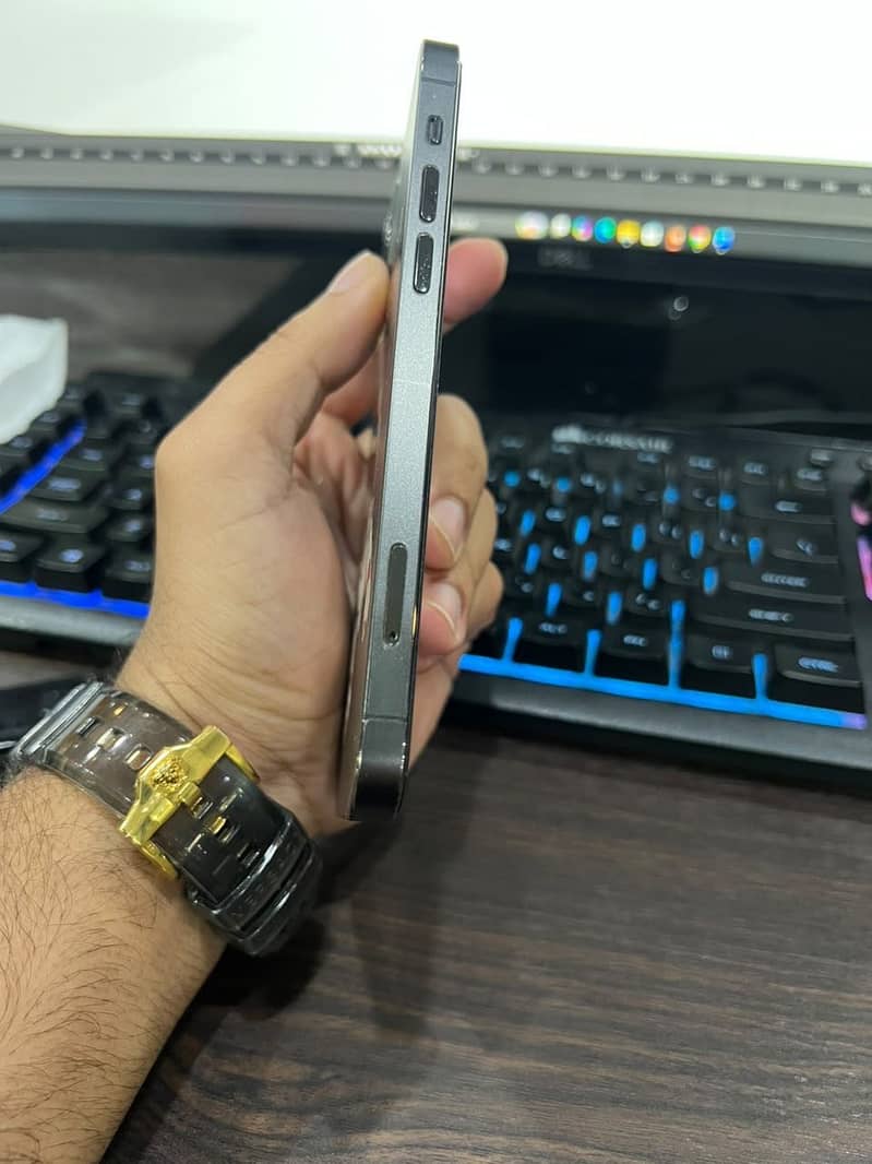 Apple iPhone 12 Pro 4
