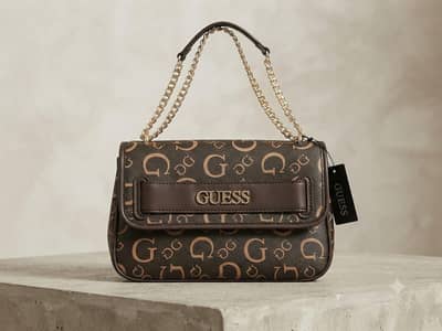 GUESS Monogram Shoulder Bag/Crossbody bag with golden chain brand new