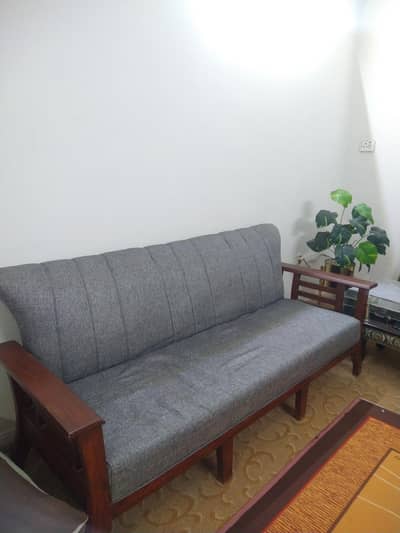 Sofa set (5 seater) slightly used