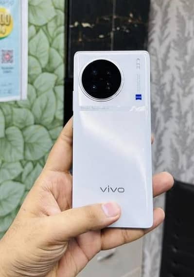 Vivo X90s