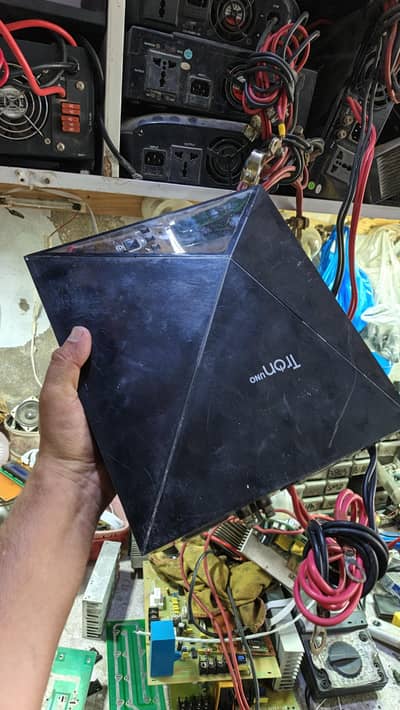 UPS Tron UNO