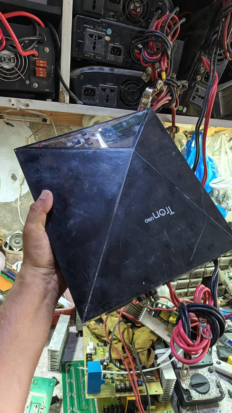 UPS Tron UNO 0