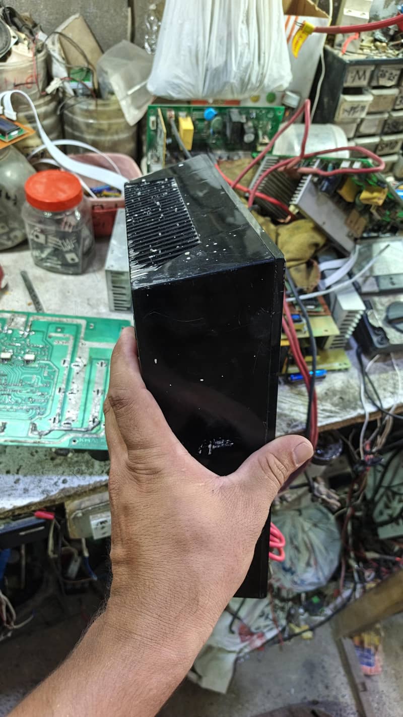 UPS Tron UNO 1