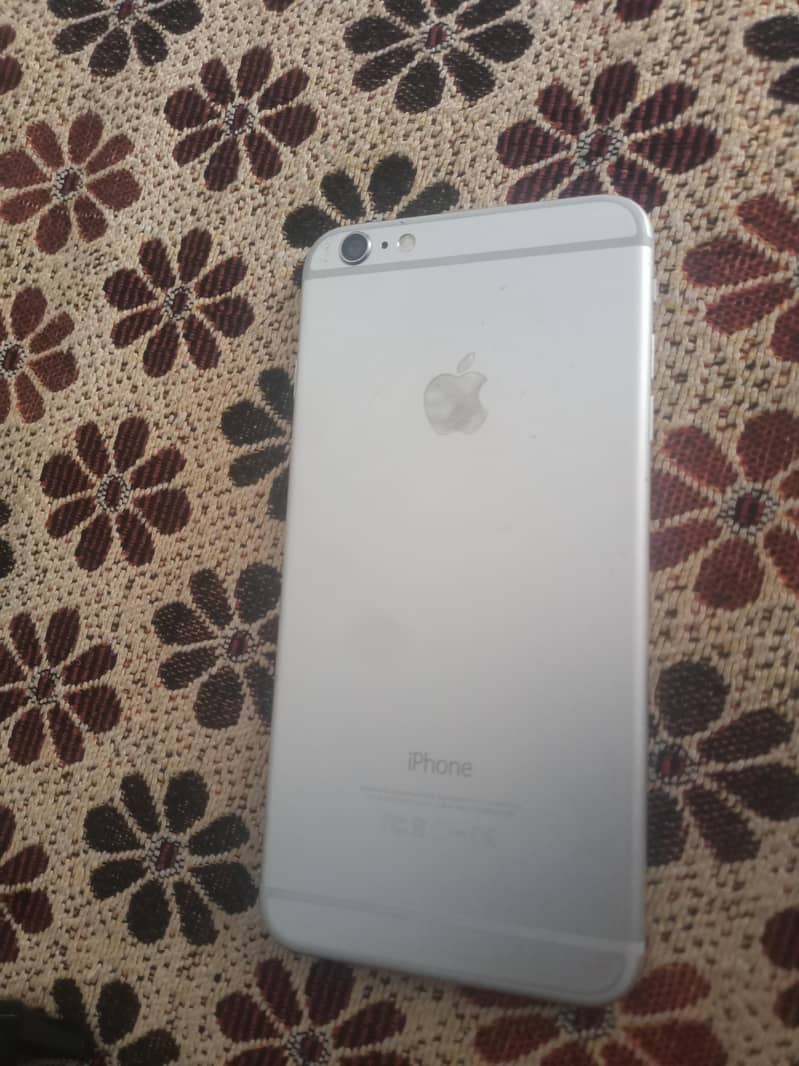 Apple iPhone 6 Plus 1