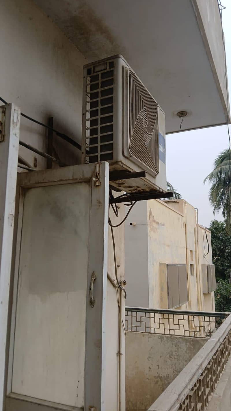 DC inverter 1