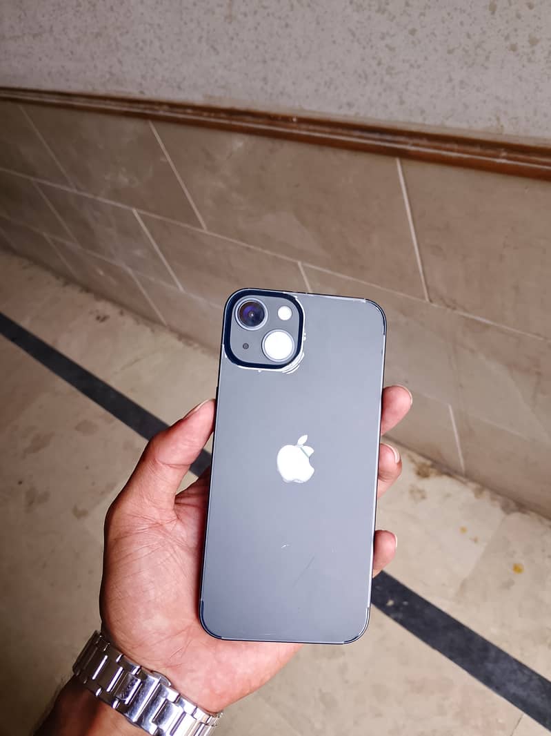 Apple iPhone 13 7