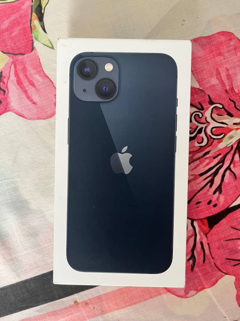 Apple iPhone 13 8