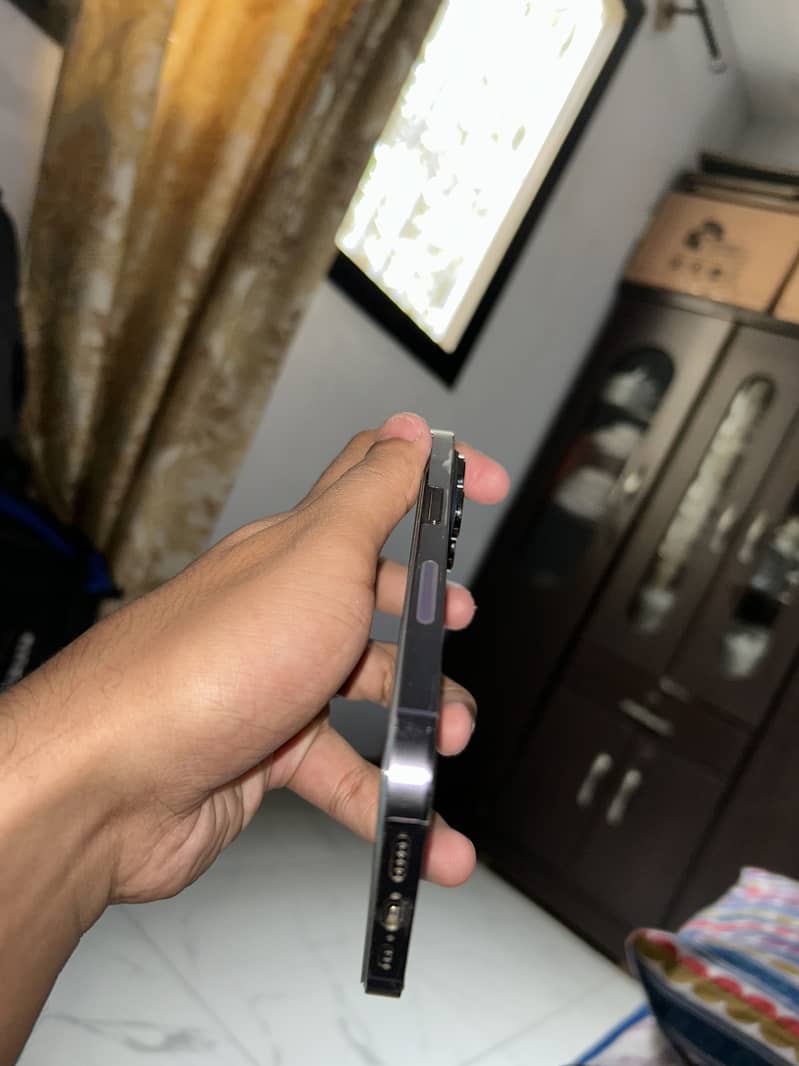 Apple iPhone 14 Pro 2