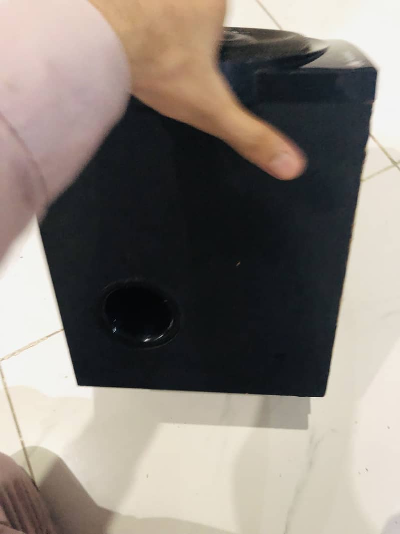 Audionic ad7500 4