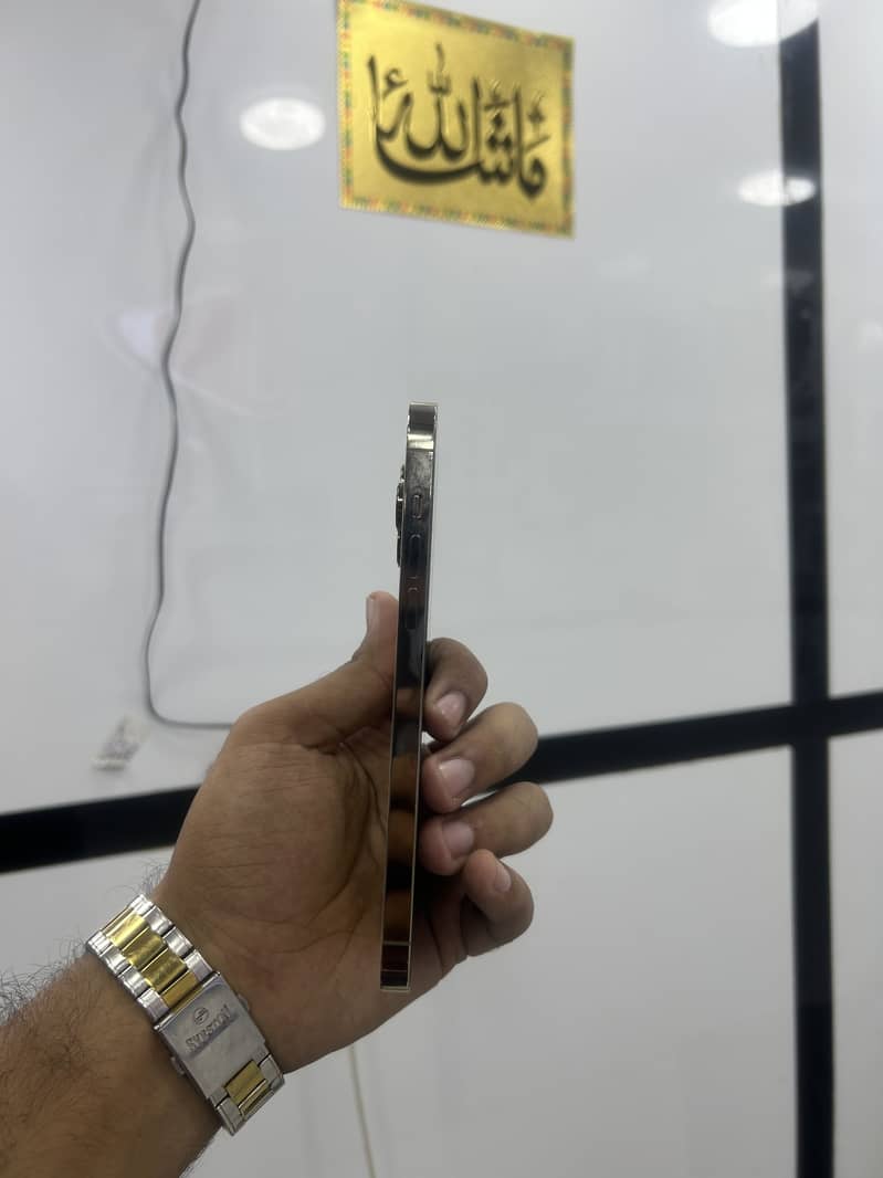 Apple iPhone 14 Pro Max 2