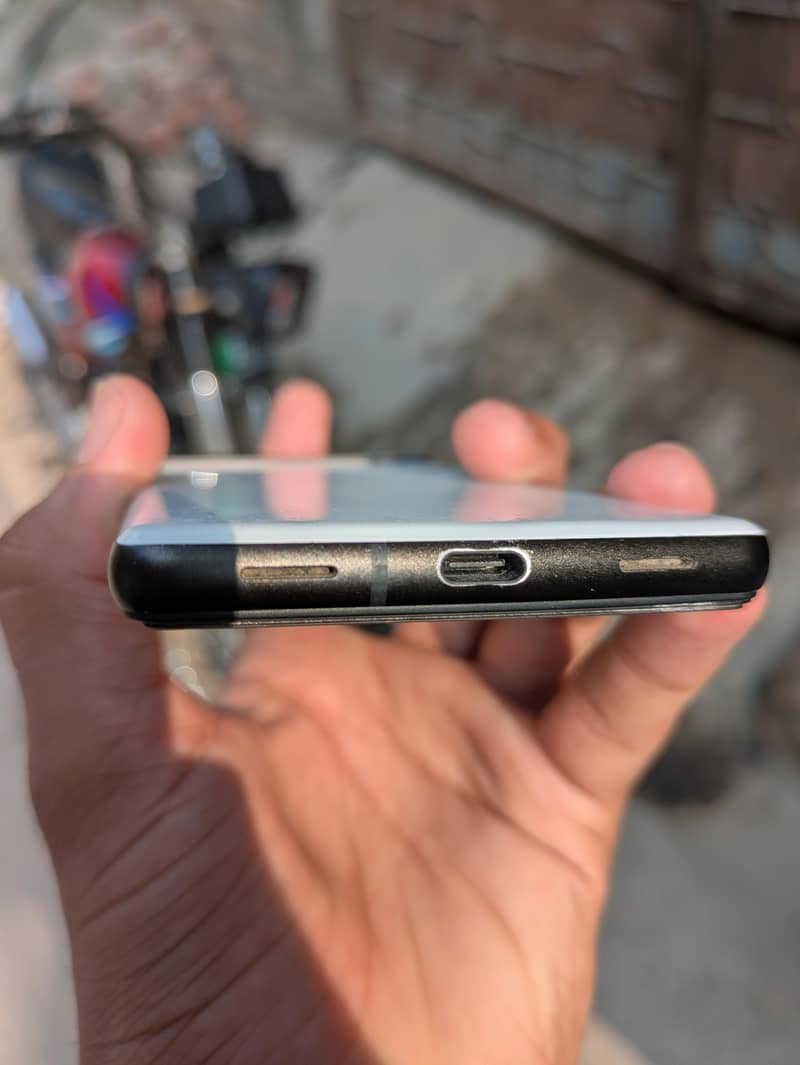 Google Pixel 6a 1