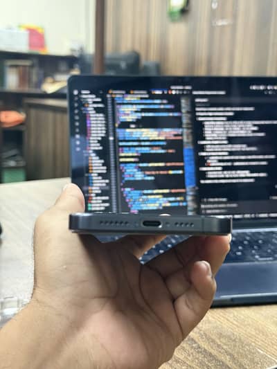 iPhone 15 Pro Max 256GB JV| 86% Battery Pin Dot on Display See Photos