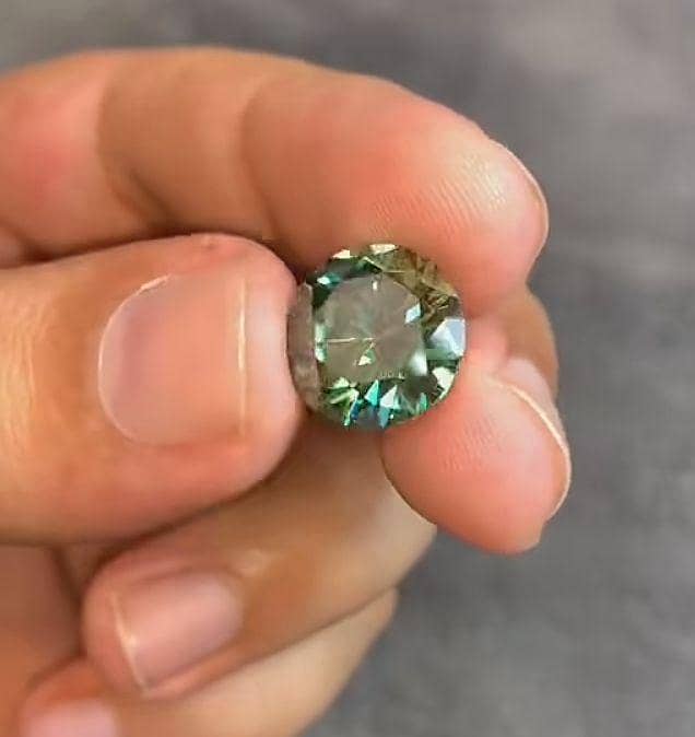 MOZOINITE DIAMOND 4