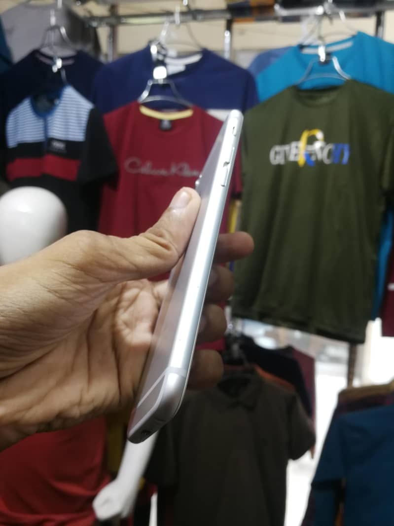 Apple iPhone 6 2