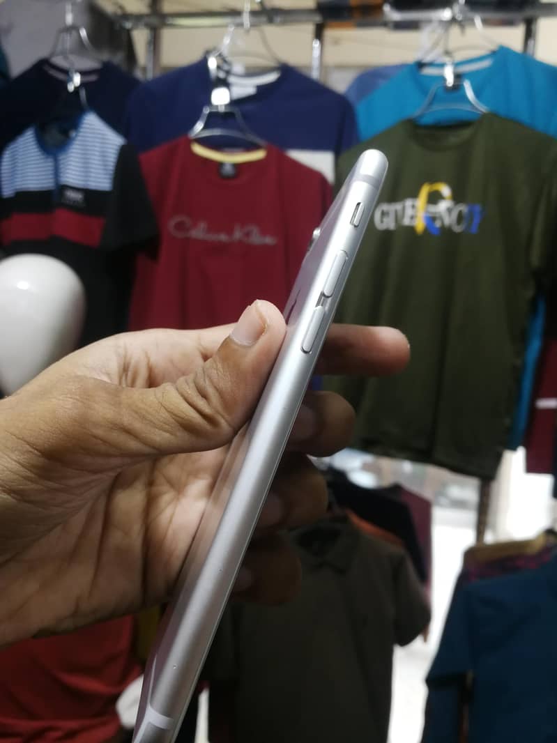 Apple iPhone 6 3