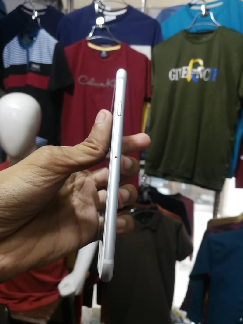 Apple iPhone 6 4