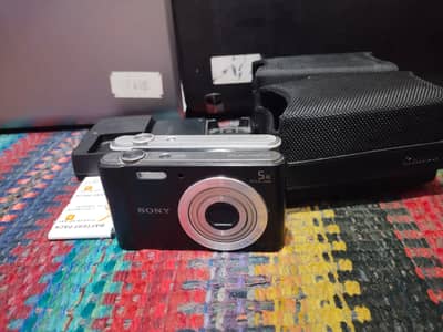 W810 Sony with battery charger card cover