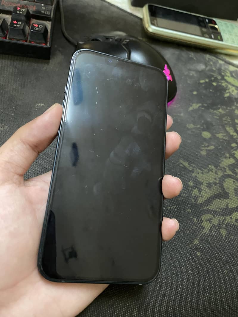 Apple iPhone 13 2