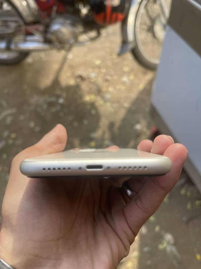 Apple iPhone 11 2