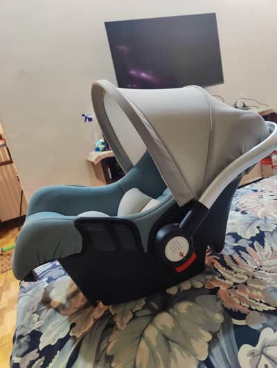 Kidilo Carrycot in Excellent Condition.
