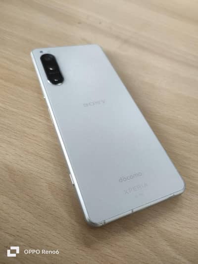 Sony 5 IV sim time available