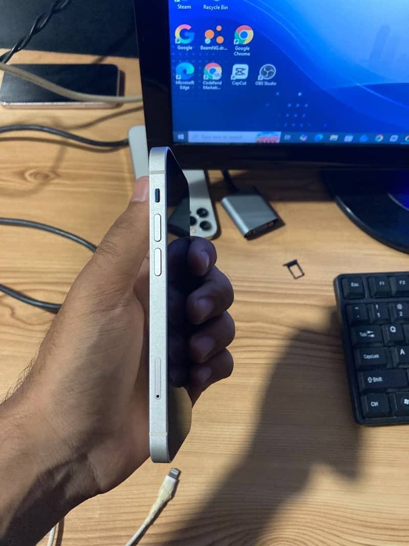 Apple iPhone 12 mini 3