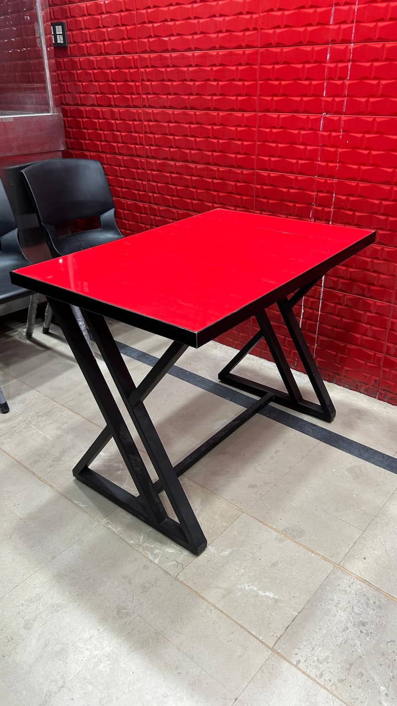 Table for restaurant 1