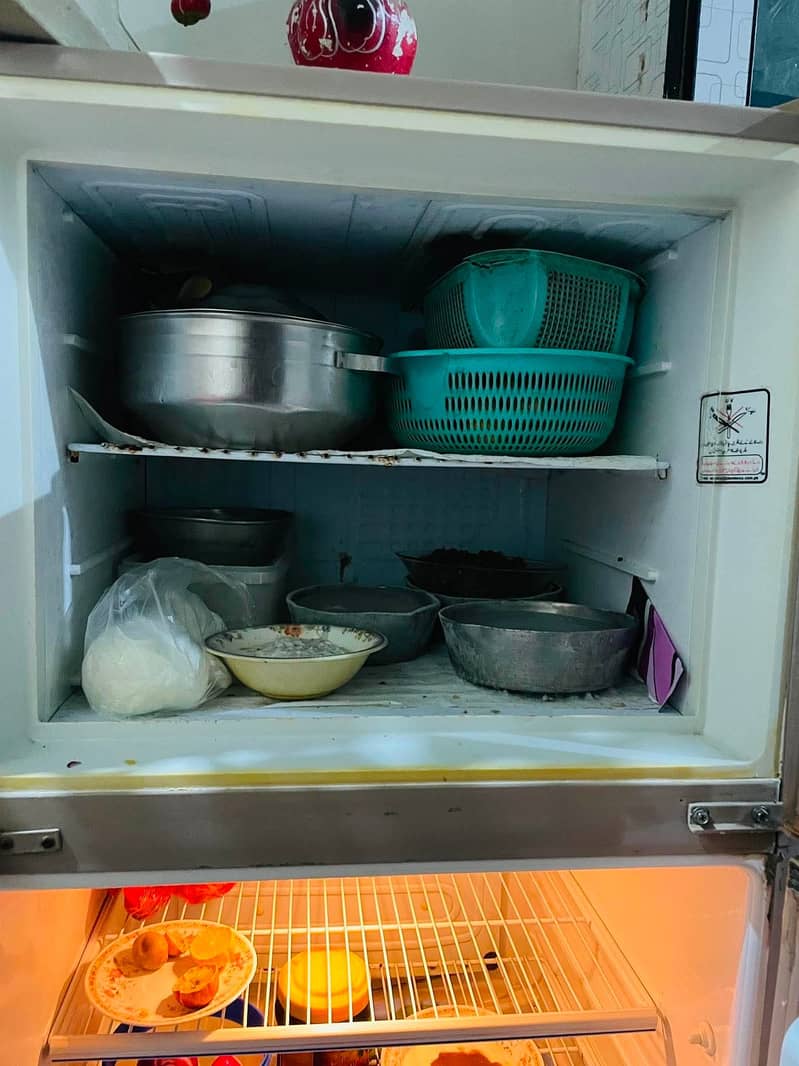 Dawlance refrigerator 0