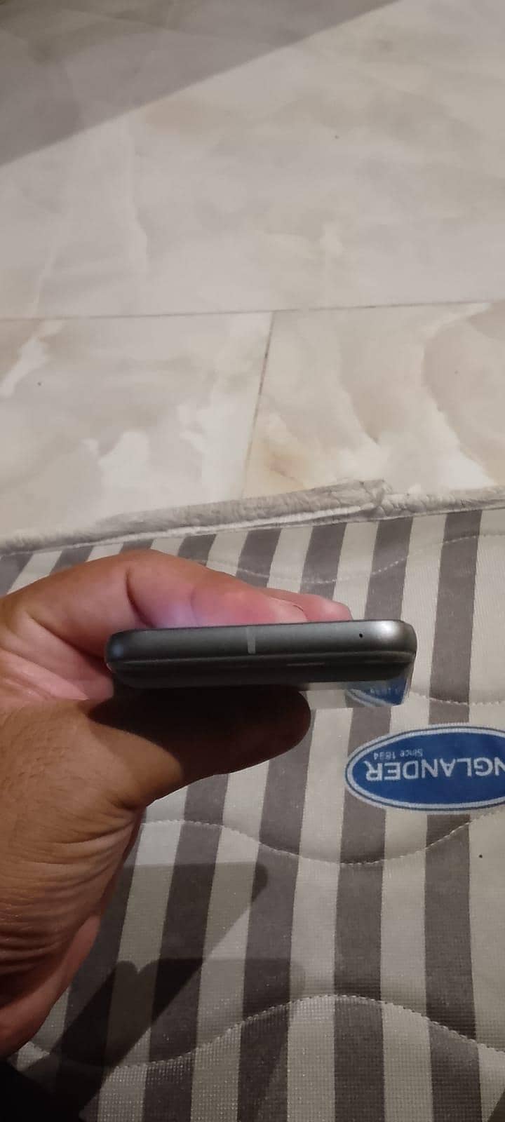 Google Pixel 8 4