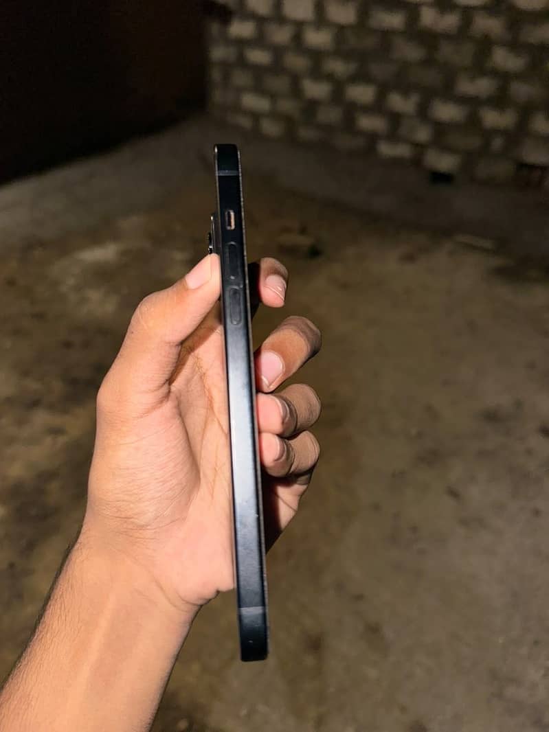Apple iPhone 15 plus 3