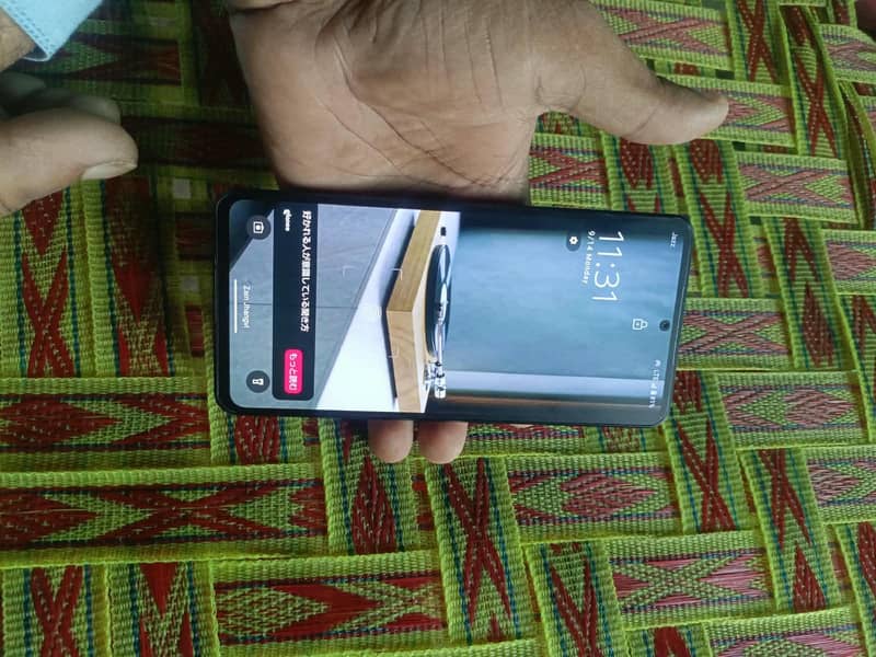 sharp aquos R7 5