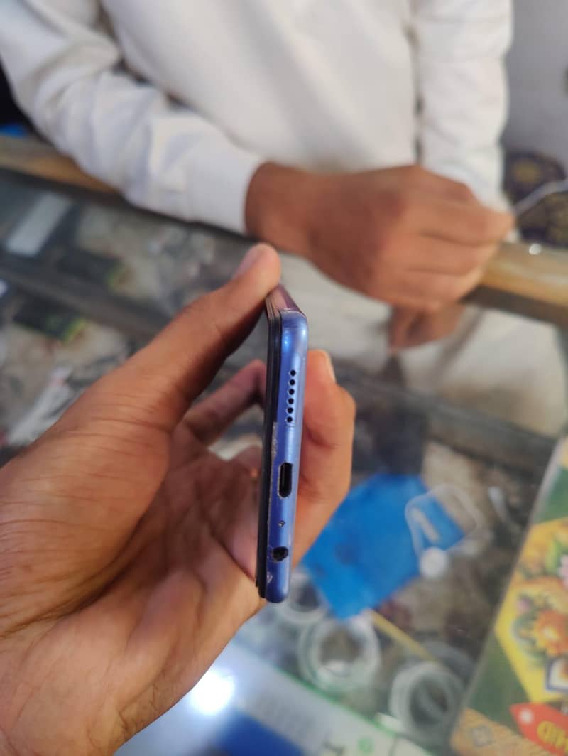 Vivo V21e 4