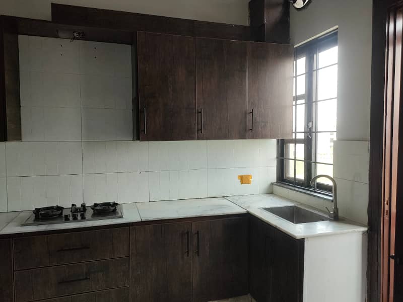 studio flat for rent . 1