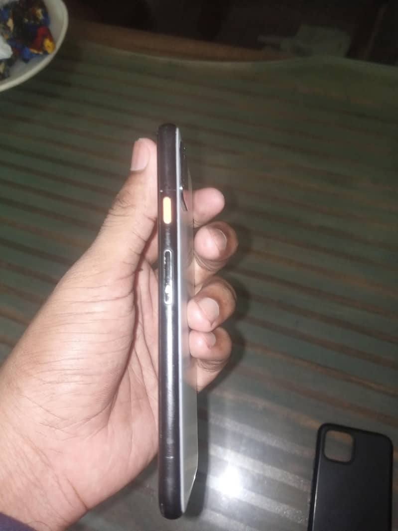 Google Pixel 4 3